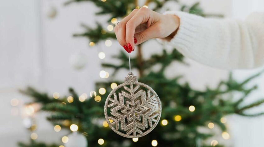 πράσινο τεχνητό χριστουγεννιάτικο δέντρο